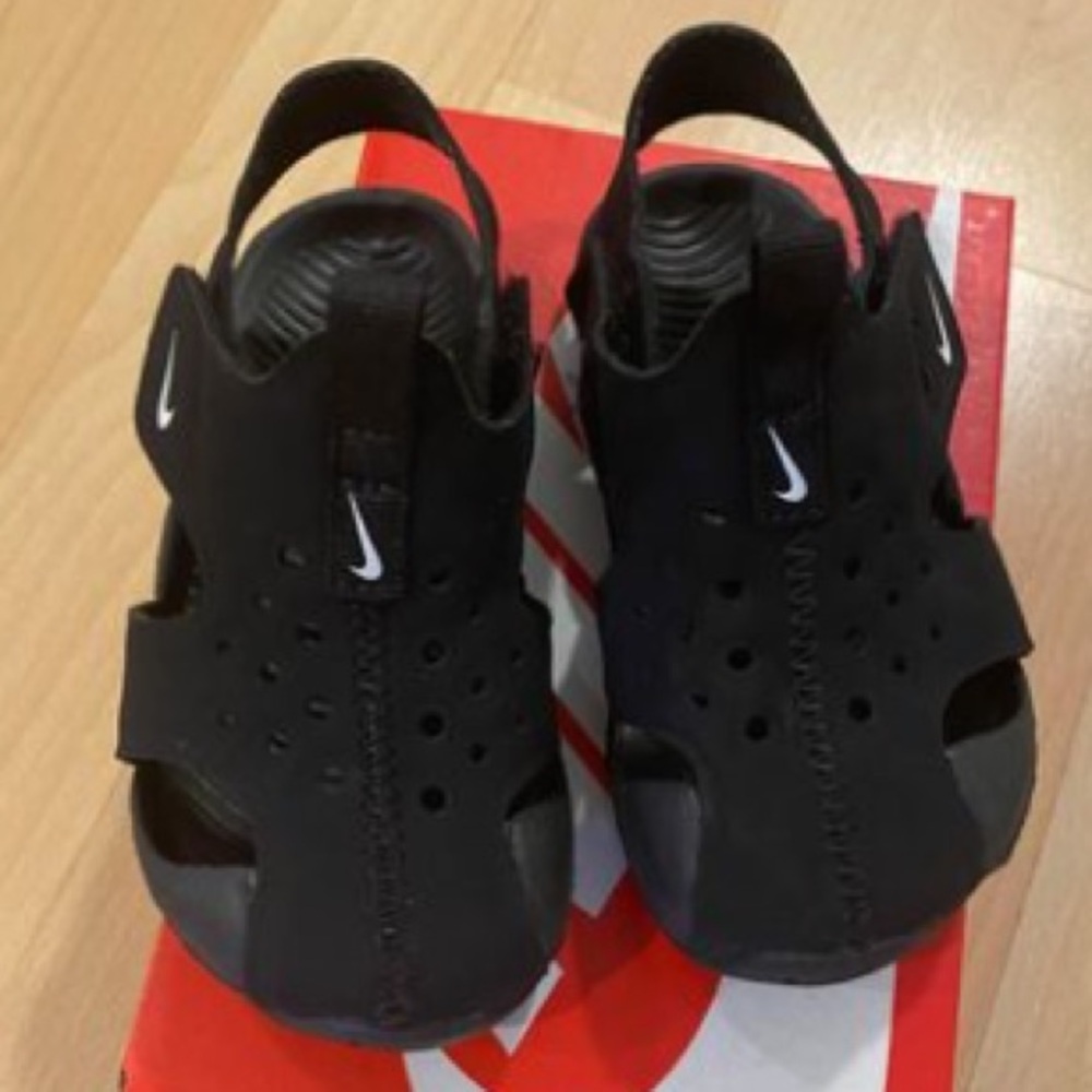 Nike black Sunray toddler shoes size 6C